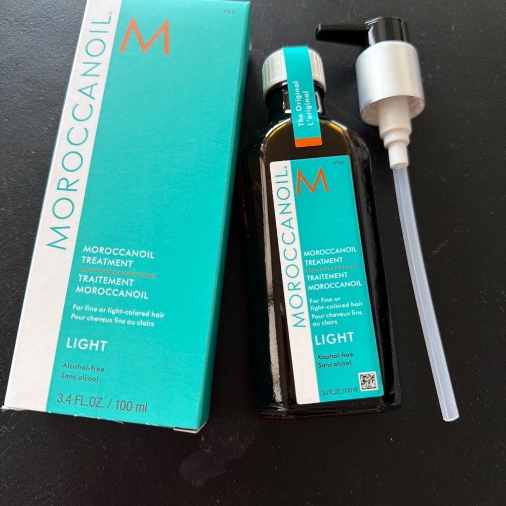Moroccanoil Light Treatment Hair Oil in Turquoise Packaging with Pump 100 ml 3.4